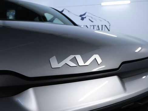 Used 2024 Kia Sportage LX image 9