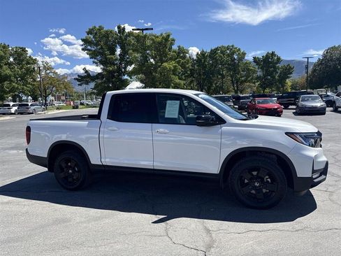 Certified 2025 Honda Ridgeline Black Edition image 3