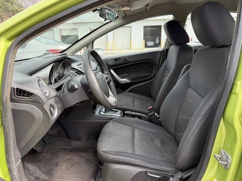 Used 2012 Ford Fiesta SE image 2