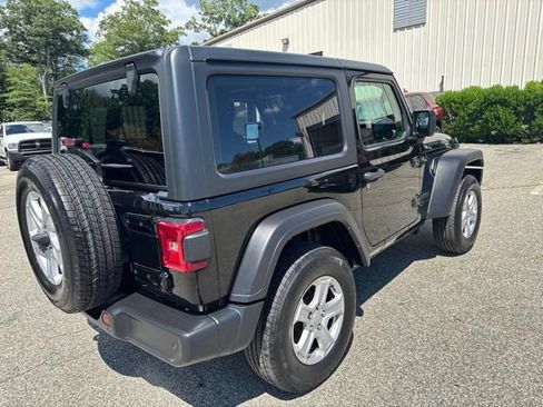 Used 2022 Jeep Wrangler Sport AWD/4WD image 5