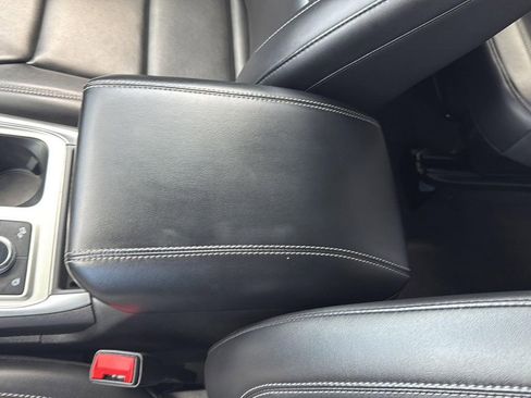 Used 2022 Ford Explorer XLT w/ Equipment Group 202A image 23