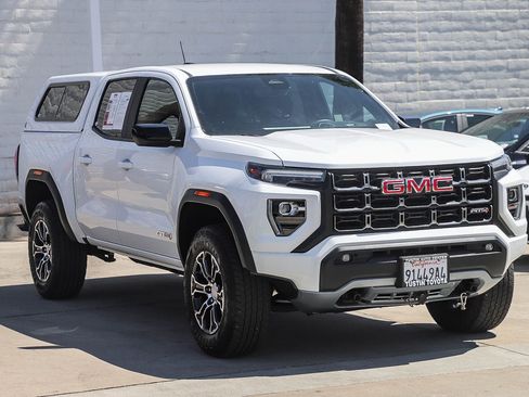 Used 2024 GMC Canyon AT4 AWD/4WD image 3
