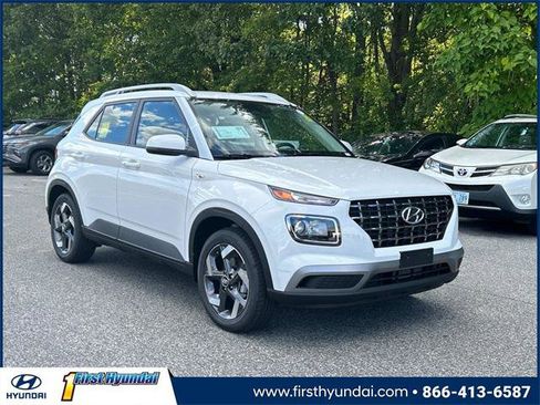 New 2025 Hyundai Venue SEL image 1