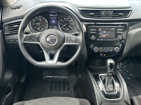 Used 2018 Nissan Rogue Sport SV image 15