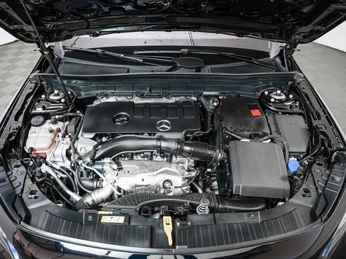 Certified 2022 Mercedes-Benz GLB 250 4MATIC image 4