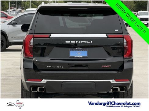 Certified 2025 GMC Yukon Denali AWD/4WD image 5