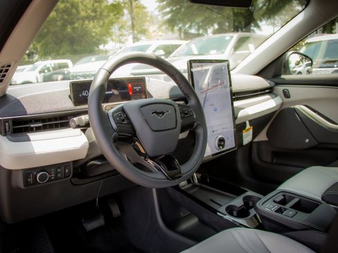 New 2025 Ford Mustang Mach-E Premium image 21