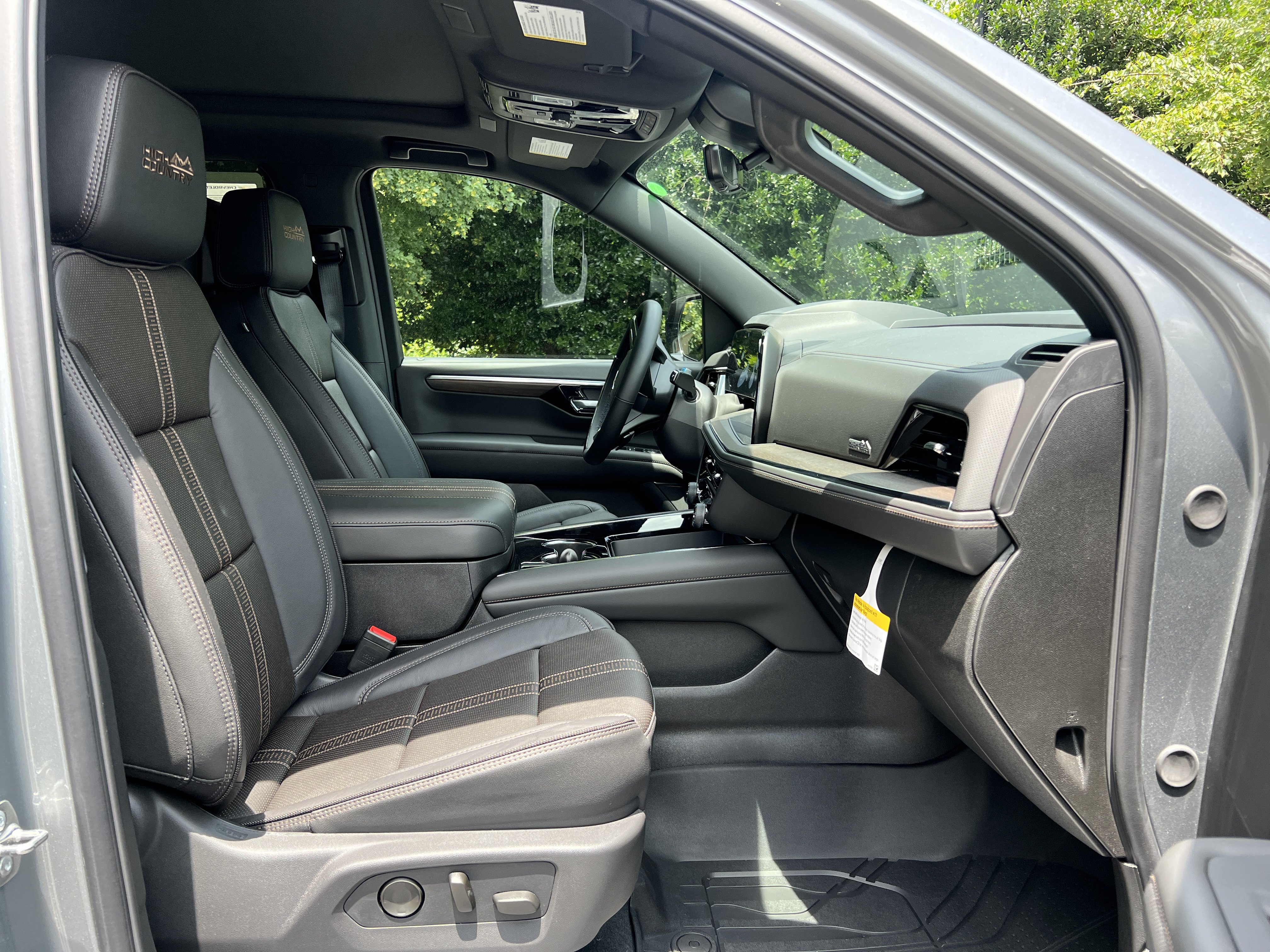 New 2026 Chevrolet Tahoe High Country AWD/4WD image 16