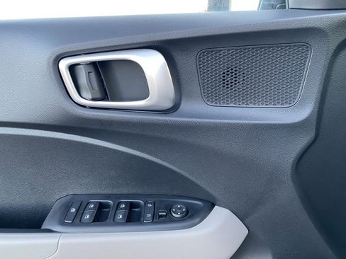 New 2025 Hyundai Venue SEL image 24