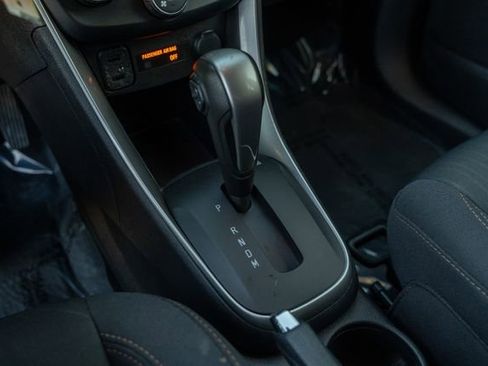 Used 2020 Chevrolet Trax LT image 28