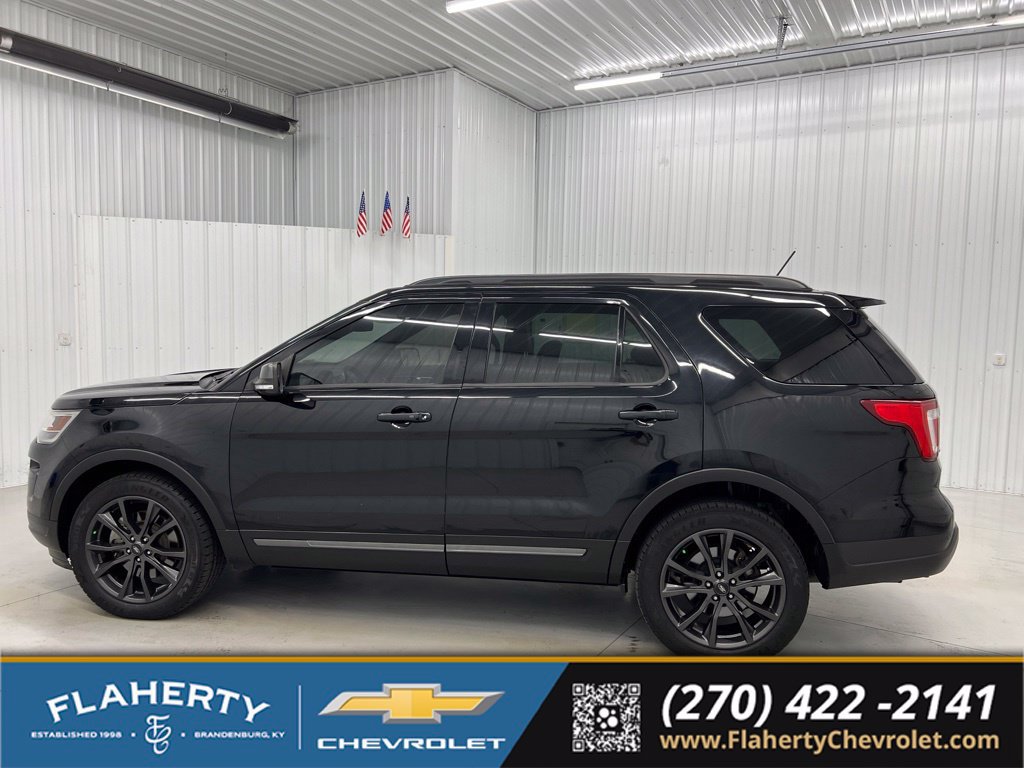 Used 2018 Ford Explorer XLT w/ Equipment Group 202A AWD/4WD image 5