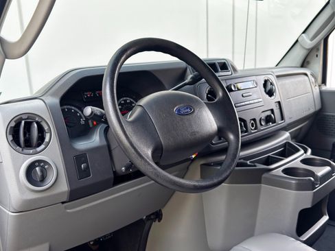 Used 2010 Ford E-350 and Econoline 350 Extended Super Duty image 11