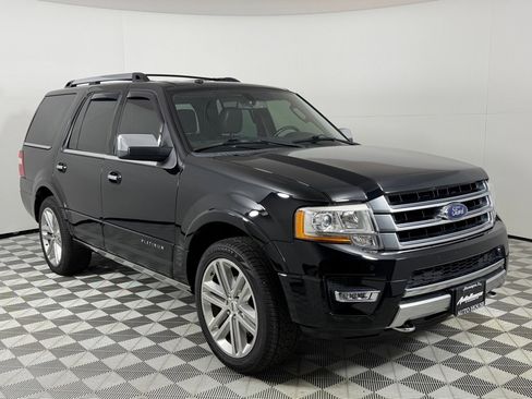 Used 2017 Ford Expedition Platinum image 3
