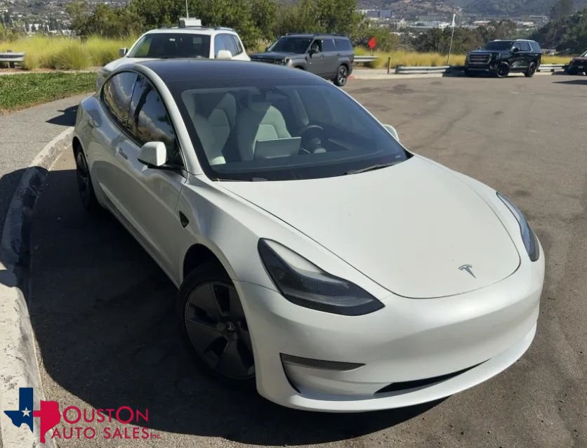 Used 2023 Tesla Model 3 Standard Range RWD image 1