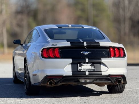 Used 2019 Ford Mustang Premium image 4