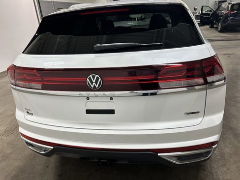 New 2025 Volkswagen Atlas Cross Sport SEL image 4