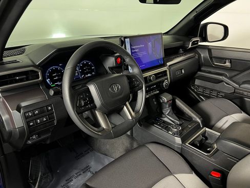 Used 2025 Toyota Tacoma TRD Off-Road AWD/4WD image 13