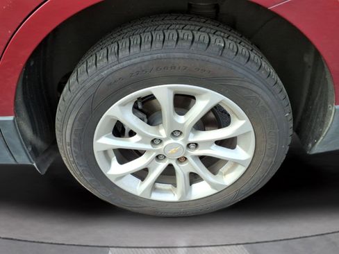 Used 2018 Chevrolet Equinox LT FWD image 29
