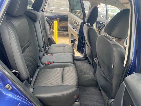 Used 2019 Nissan Rogue SV FWD image 15