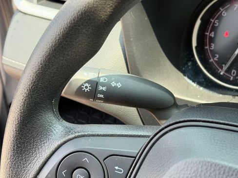 Used 2025 Toyota RAV4 LE AWD/4WD image 23