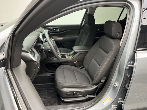 Certified 2023 GMC Acadia SLE w/ Driver Convenience Package image 9