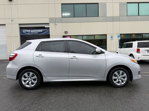 Used 2013 Toyota Matrix S FWD image 3