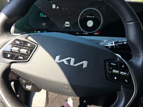 Used 2023 Kia EV6 Wind w/ Wind Technology Package AWD/4WD image 6