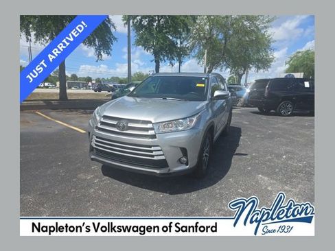 Used 2018 Toyota Highlander XLE image 1