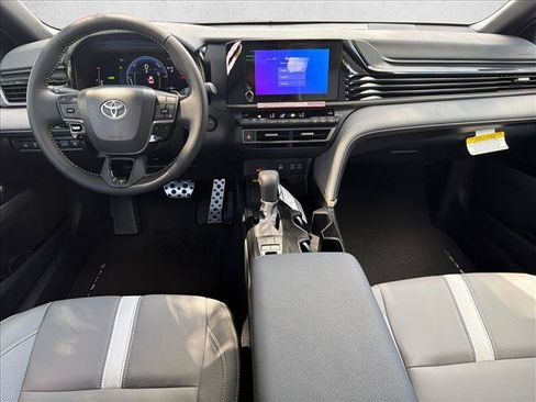 Used 2026 Toyota Camry SE FWD image 22
