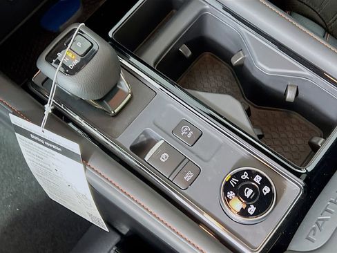 New 2026 Nissan Pathfinder Rock Creek image 15