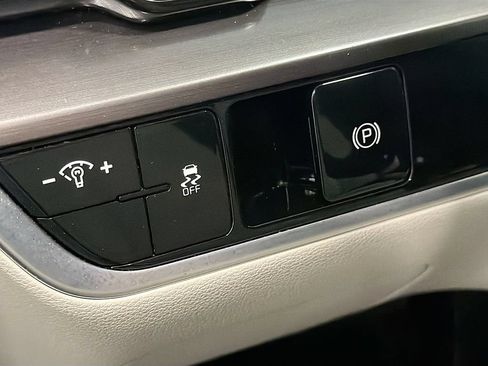 Used 2024 Kia Sportage EX FWD image 8