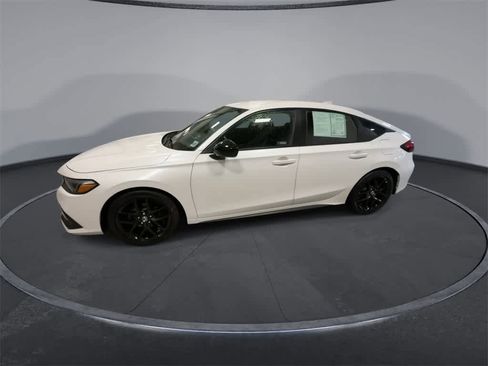 Used 2023 Honda Civic Sport image 3