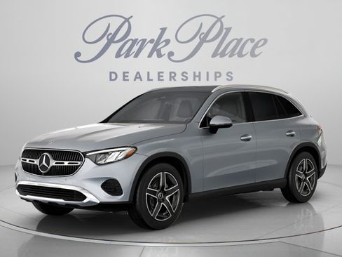 Used 2026 Mercedes-Benz GLC 300 image 1