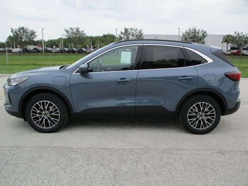New 2025 Ford Escape Plug-in Hybrid image 4
