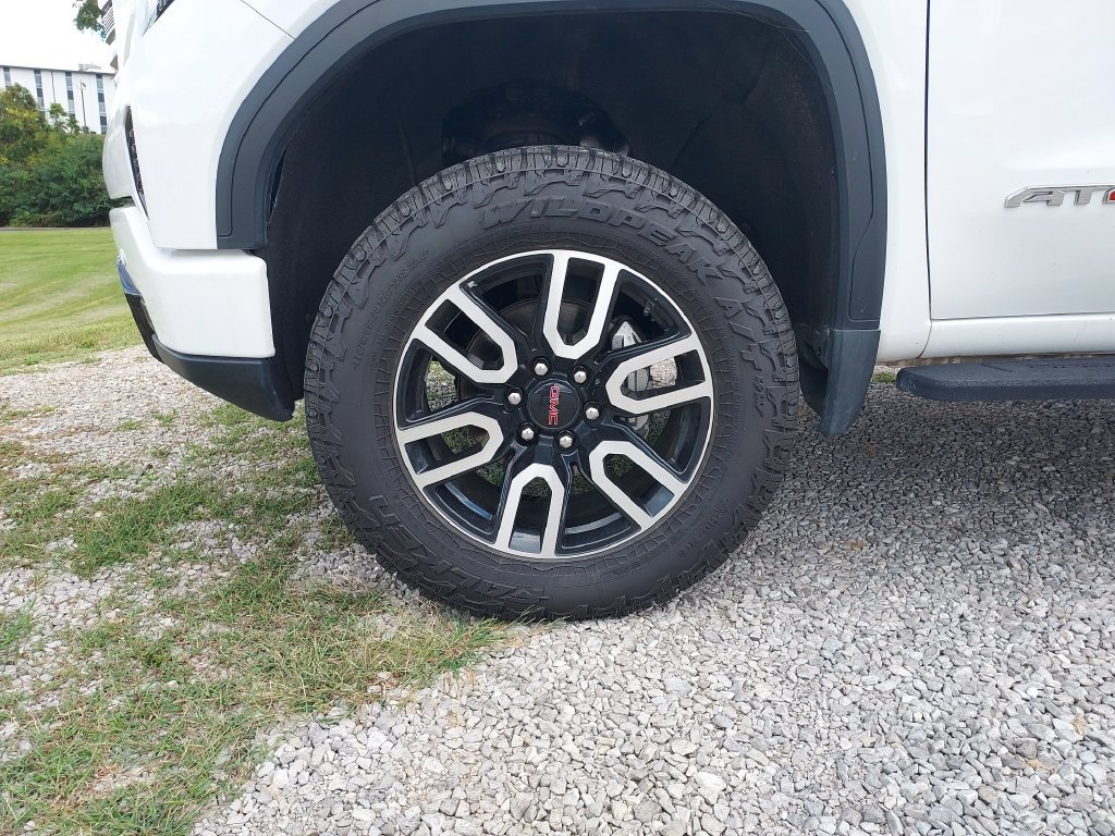 Used 2022 GMC Sierra 1500 AT4 w/ AT4 Premium Package AWD/4WD image 10