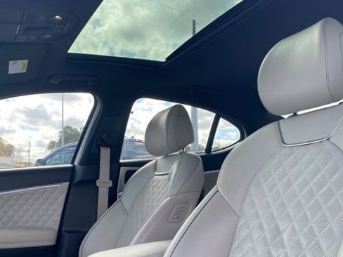 Used 2022 Genesis G70 3.3T image 19