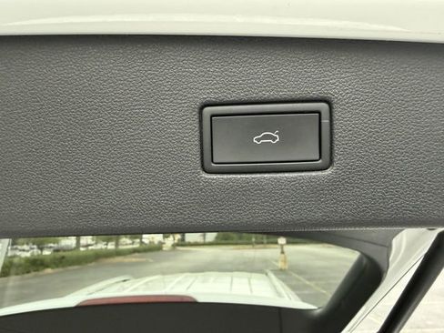 Used 2024 Volkswagen Tiguan Wolfsburg Edition image 50