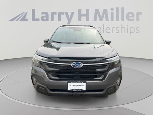 Used 2025 Subaru Forester Touring AWD/4WD image 8