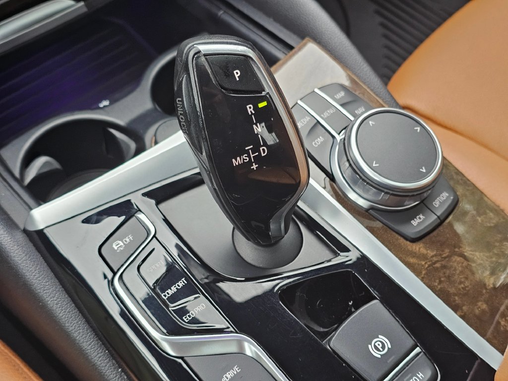 Used 2018 BMW 530e RWD image 32