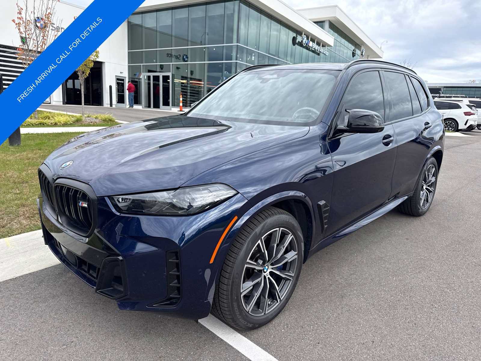 Used 2024 BMW X5 M60i AWD/4WD image 1