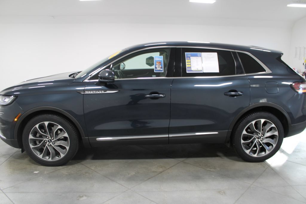 Used 2023 Lincoln Nautilus Reserve AWD/4WD image 6