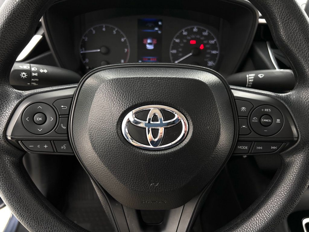 Used 2025 Toyota Corolla LE FWD image 16