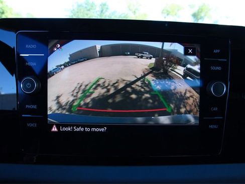 Certified 2025 Volkswagen Jetta SE image 15