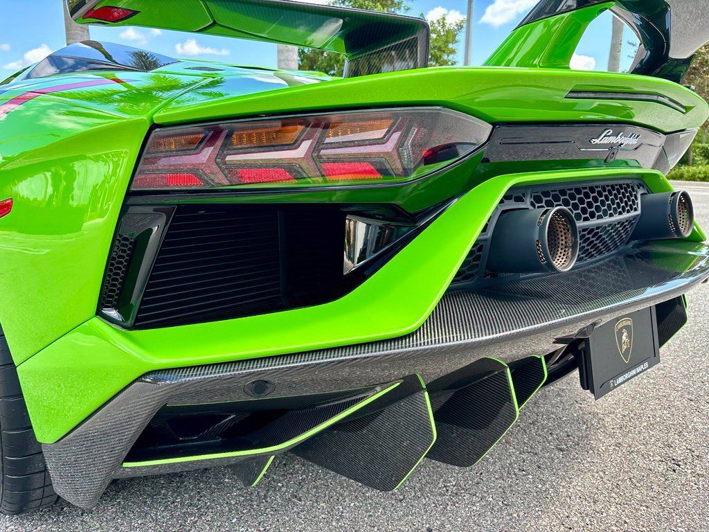 Used 2019 Lamborghini Aventador SVJ AWD/4WD image 35