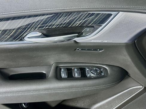 Used 2023 Cadillac XT6 Premium Luxury image 15