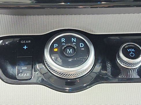 Used 2025 Ford Expedition Active AWD/4WD image 29