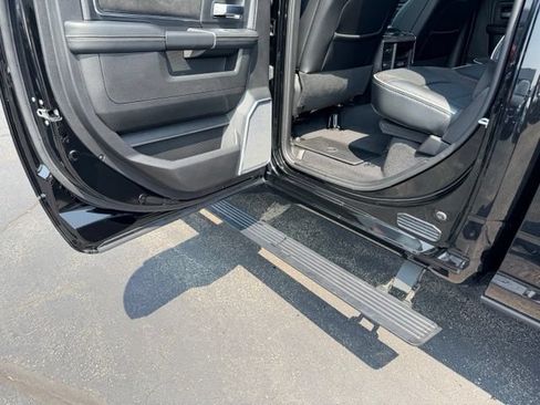 Used 2025 RAM 2500 Laramie AWD/4WD image 21