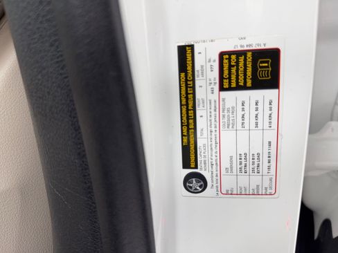 Used 2021 Mercedes-Benz GLE 350 4MATIC w/ Premium Package image 52