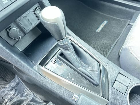 Used 2015 Toyota Corolla LE FWD image 20