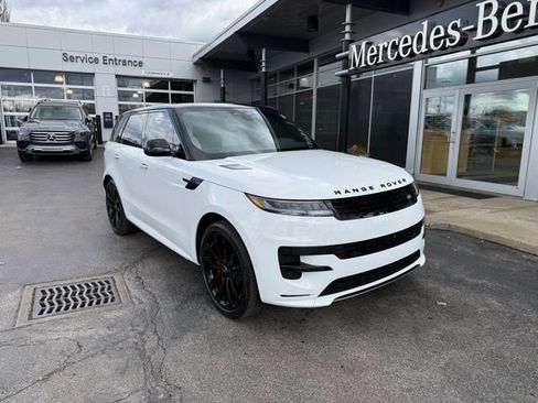 Used 2024 Land Rover Range Rover Sport Dynamic SE image 2